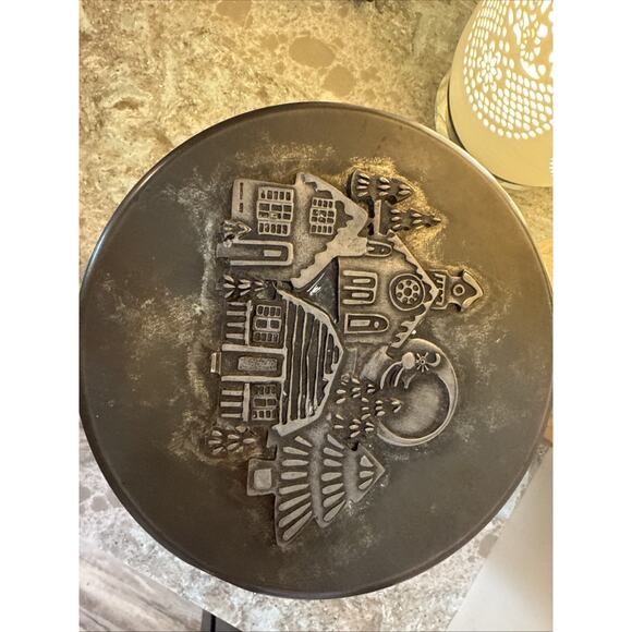 Vintage 1970 Cookie Tin Pewter Winter Night Gingerbread Design Metzkem 7.5"x3" - Picture 3 of 8